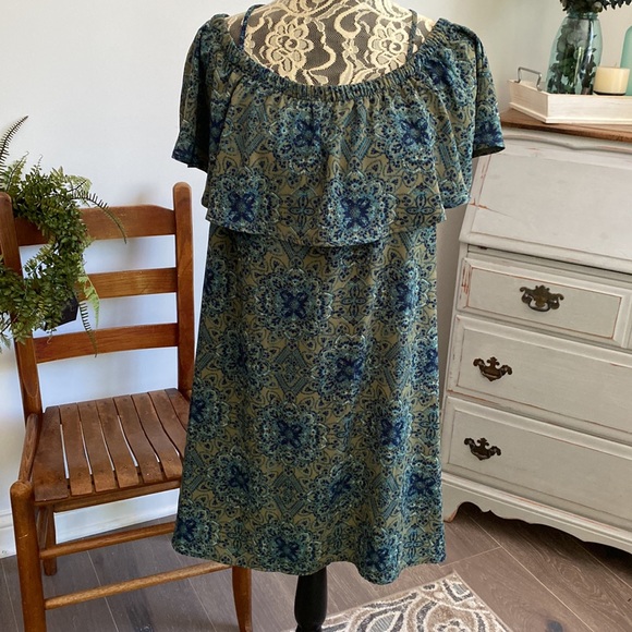 Massini Stacy London Off-Shoulder Floral Dress - Picture 2 of 10